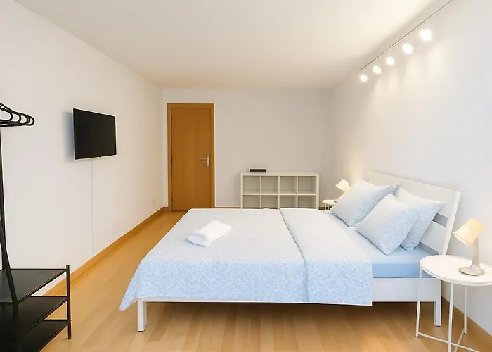 Πανσιόν Airport Metro Olaias 888